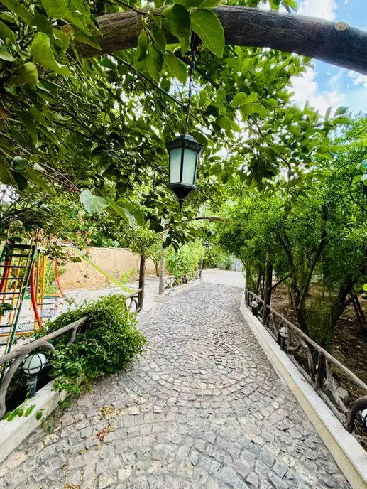 اجاره ویلا باغ واقع در ۱۵ کیلومتری تخت جمشید.سیدان|اجارهٔ کوتاه‌مدت ویلا و باغ|سیدان, |دیوار