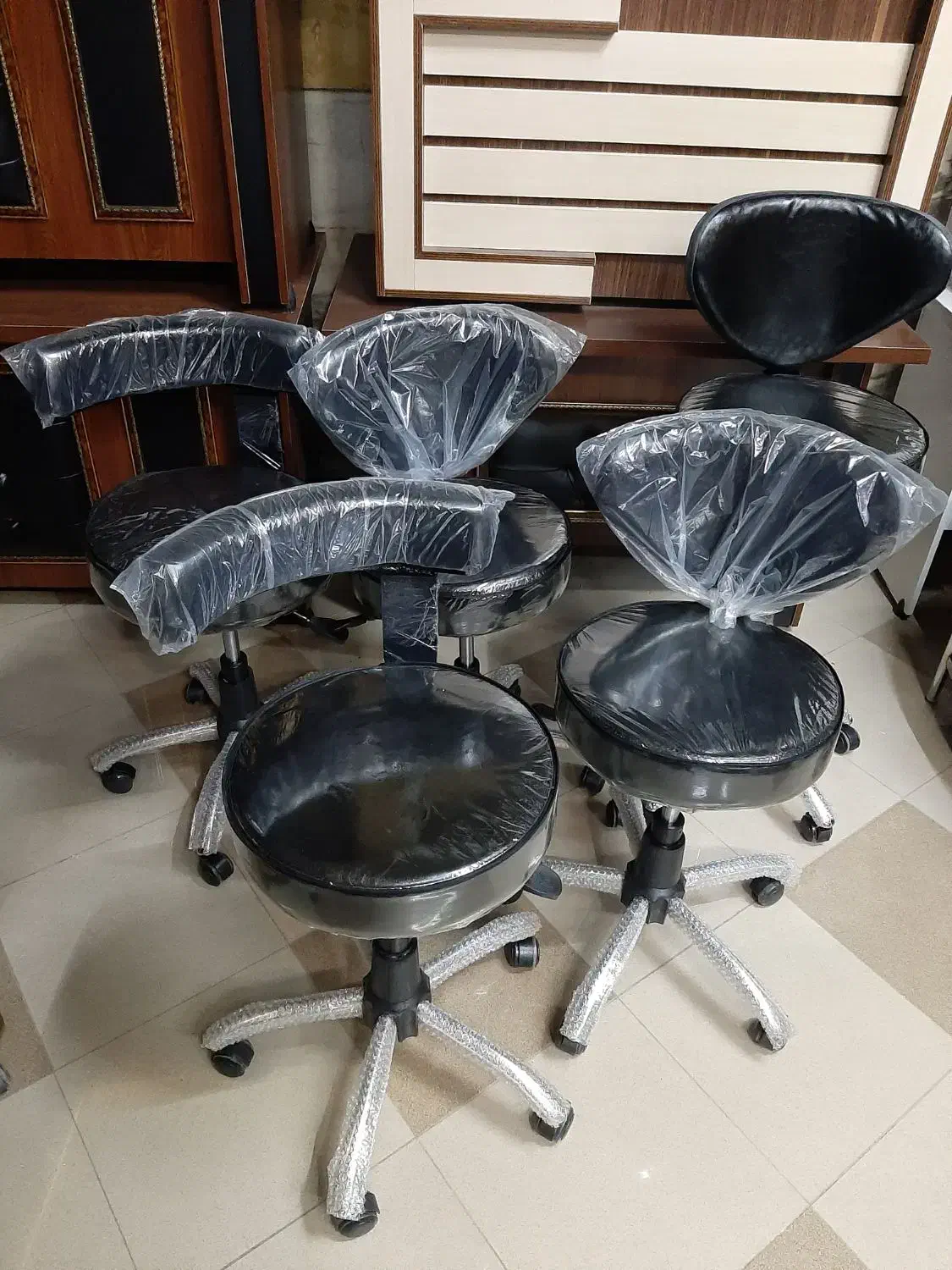 صندلی|صندلی و نیمکت|نیشابور, پنجراه|دیوار