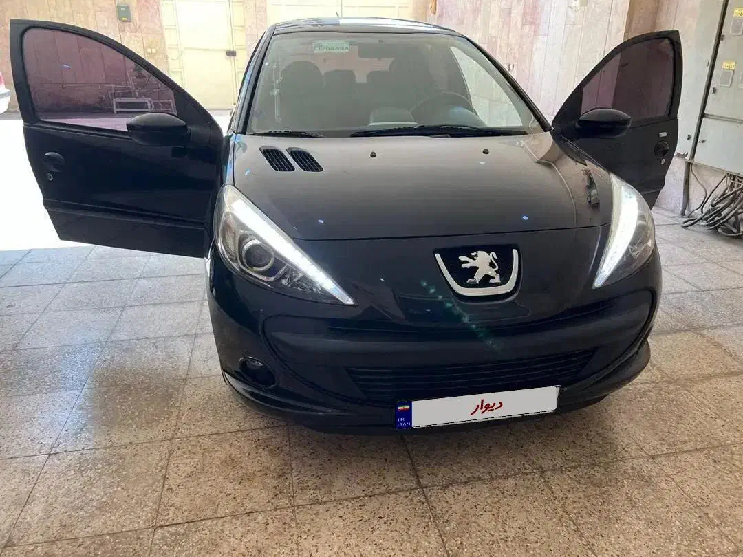 207 سقف شیشه ای دنده ای|خودرو سواری و وانت|بندرعباس, |دیوار