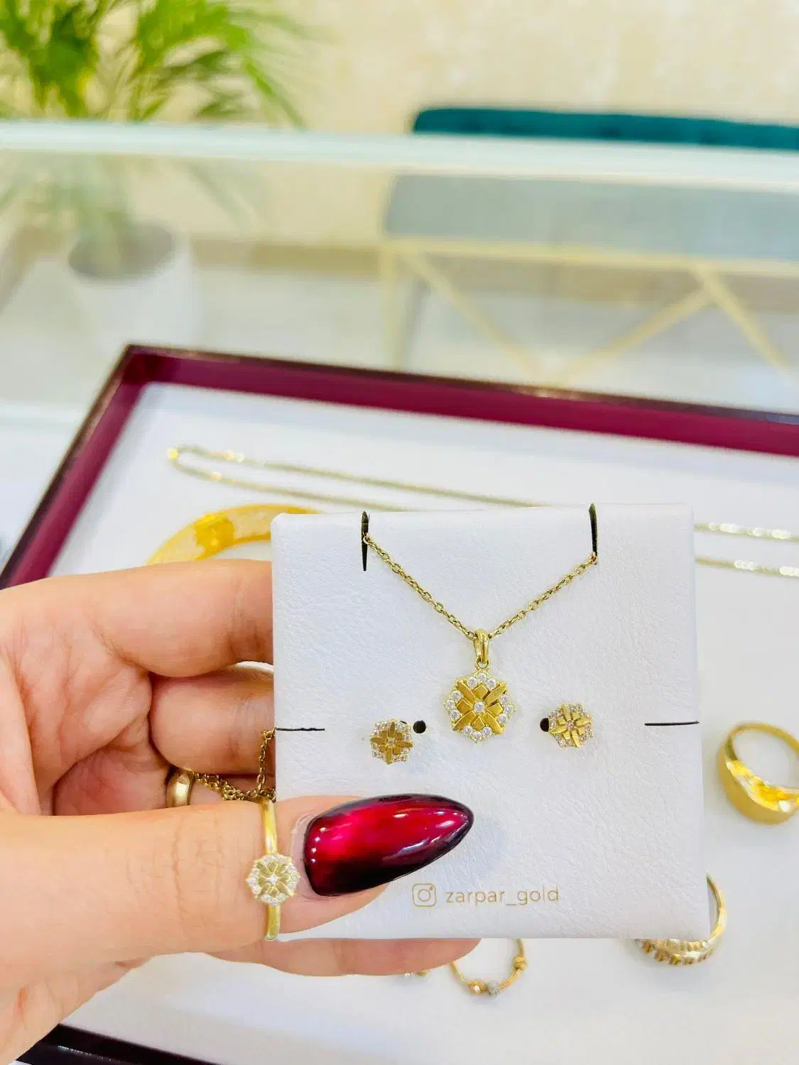 سکه تمام بانکی 500 تومان زیر تابلو|جواهرات|صدرا-فارس, فاز ۱|دیوار