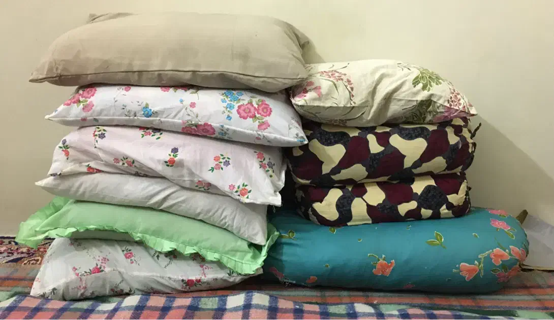 تشک و بالش پر و پنبه و لحاف|رختخواب، بالش، پتو|شیراز, زرهی|دیوار