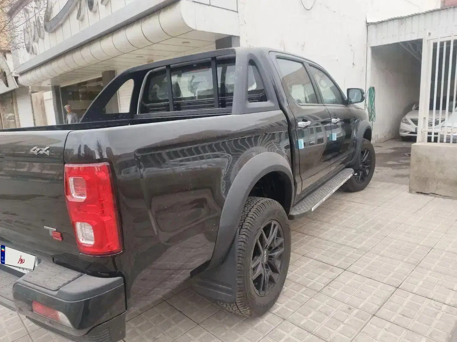 کی ام سی T8 صفر مشکی ۴۰۲ سند آزاد|خودرو سواری و وانت|کرمان, |دیوار