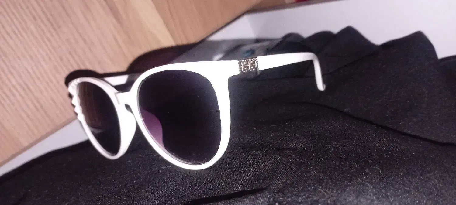 یک عدد عینک زنانه|زیورآلات و اکسسوری|گرگان, |دیوار