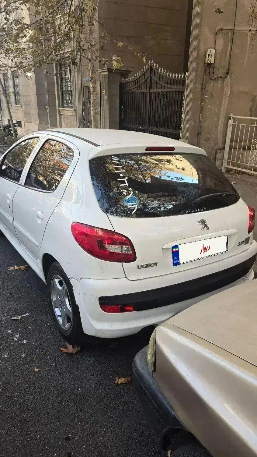 ۲۰۷ دنده ای مدل ۴۰۲ سفید|خودرو سواری و وانت|تهران, کرمان|دیوار