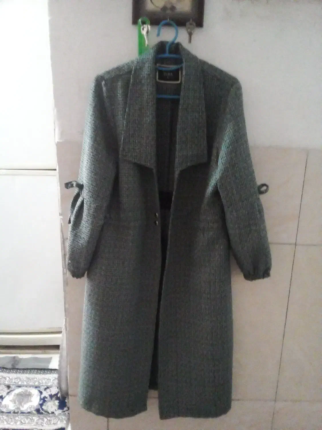 مانتو|لباس|چهارباغ, |دیوار