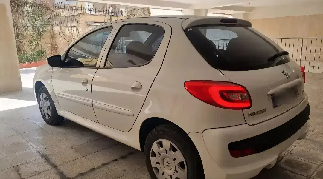 ۲۰۷سفید مدل ۱۴۰۲|خودرو سواری و وانت|رشت, گلسار|دیوار