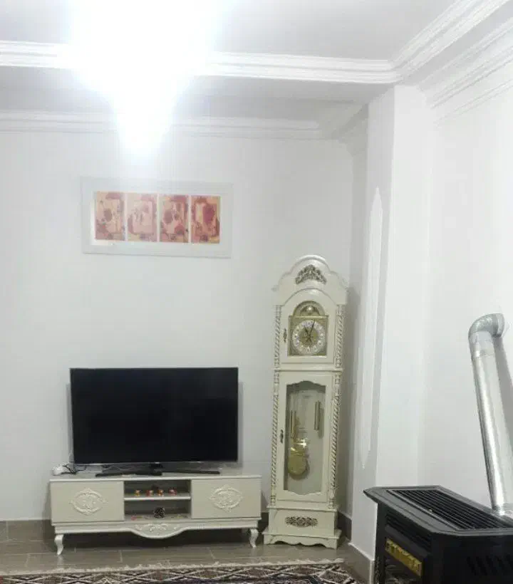 بوفه و ساعت ایستاده|بوفه، ویترین، کنسول|تاکستان, |دیوار