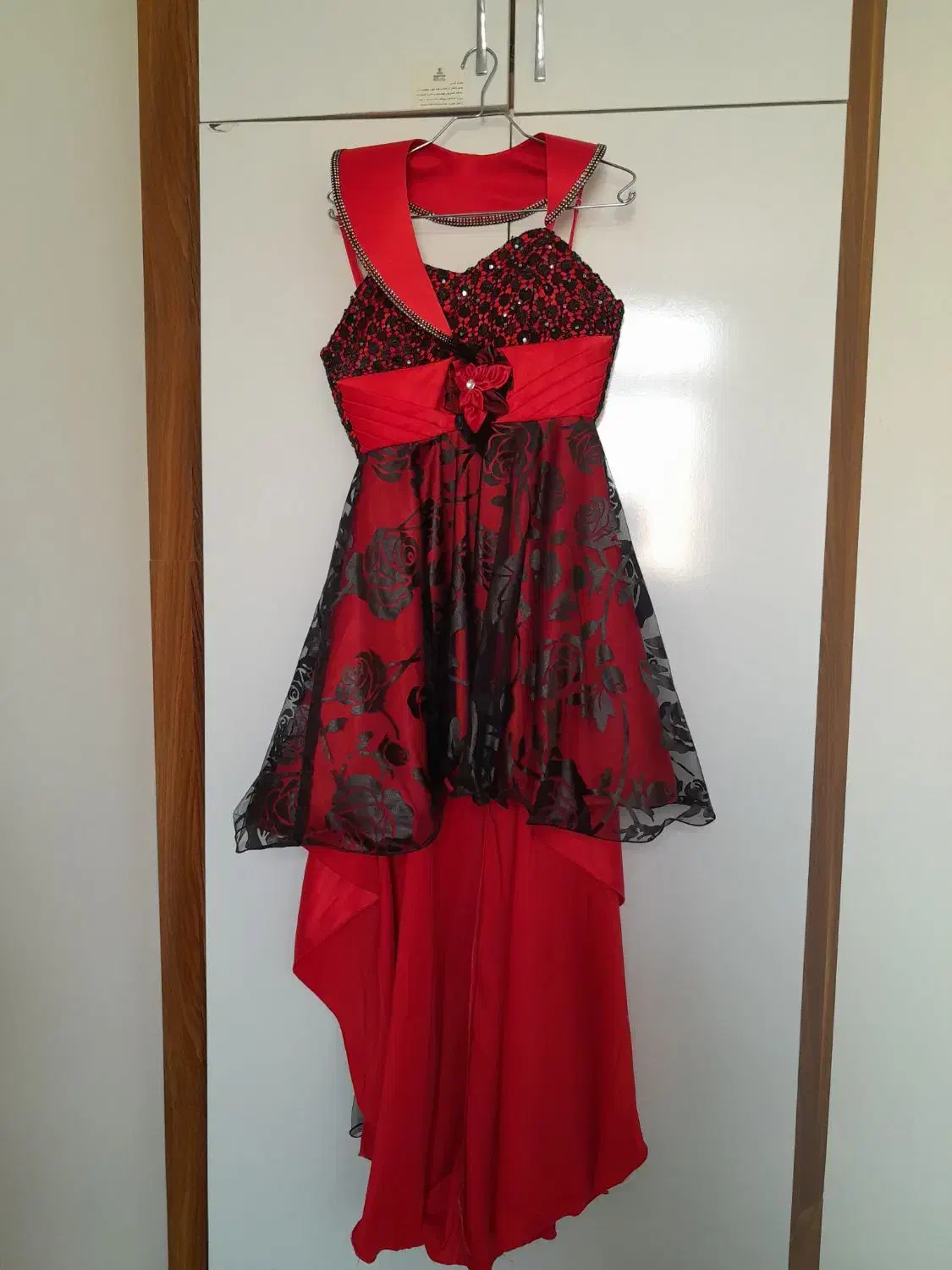 لباس مجلسی|لباس|فولادشهر, مسکن مهر فولادشهر|دیوار