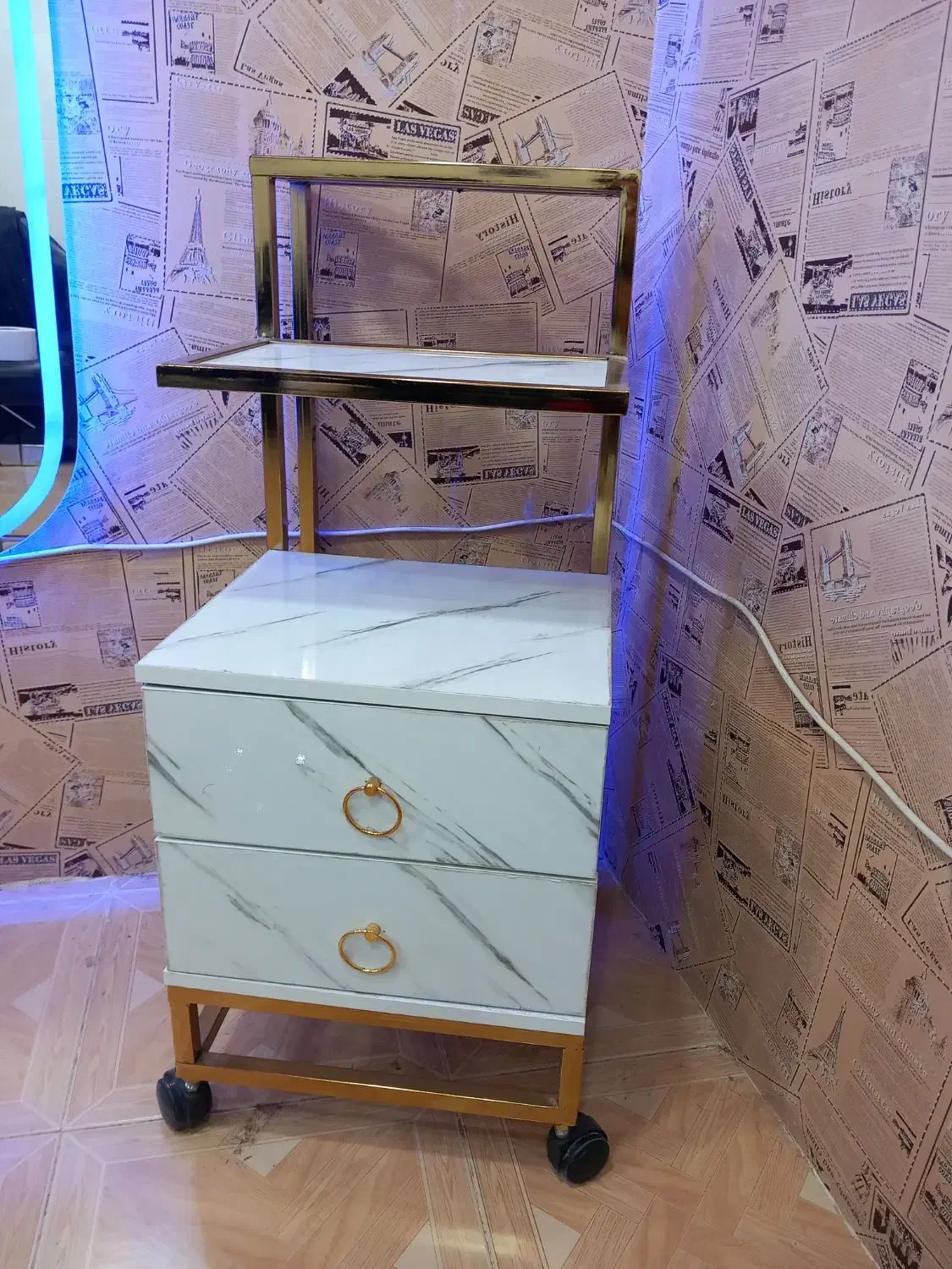 ترولی و اینه|آرایشی، بهداشتی، درمانی|جلگه شوقان, |دیوار