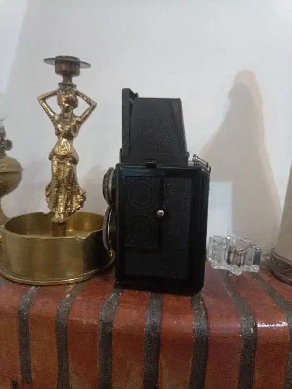 دوربین قدیمی ۶۰ساله|کلکسیون و سرگرمی|رشت, سعدی (تختی)|دیوار