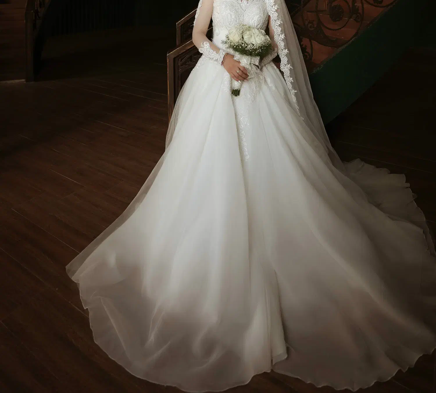 فروش لباس عروس کلا یبار پوشیده شده مزون نیستم|لباس|رشت, دباغیان|دیوار