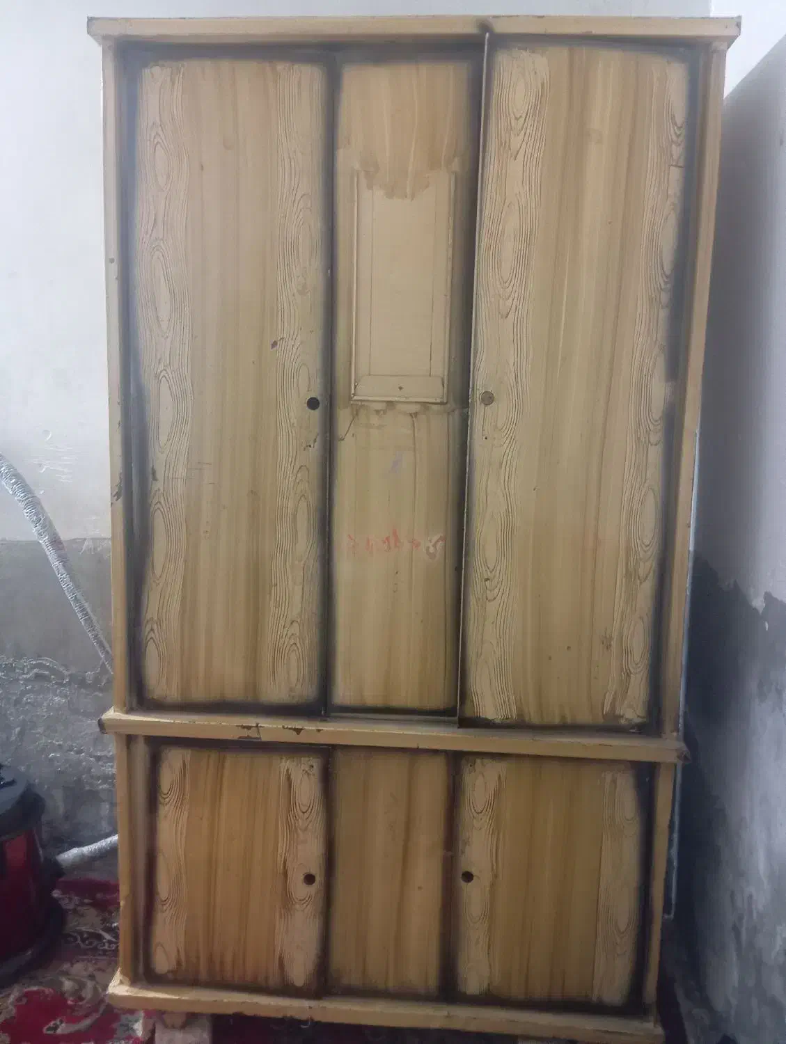 یک عدد تخت آهنی سالم  دوتا بشکه نفتی سالم یک کمد|حراج|زابل, |دیوار