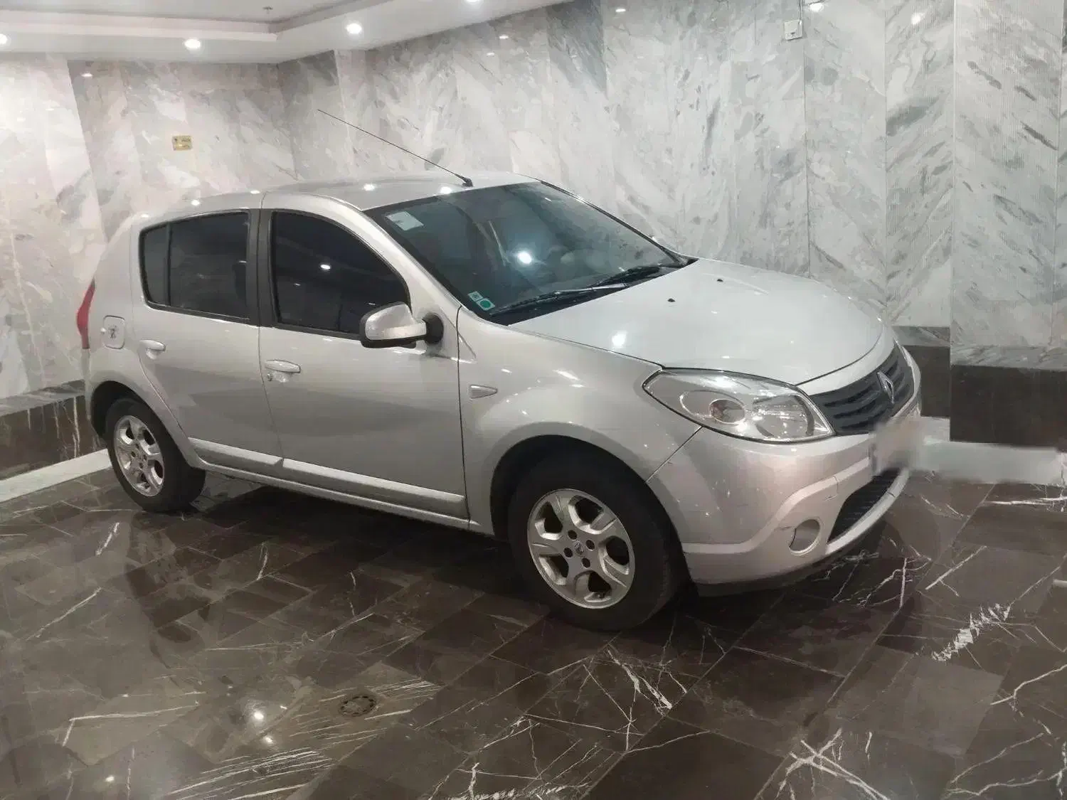 ساندرو اتومات خانگی ۹۵|خودرو سواری و وانت|تهران, فلسطین (میدان انقلاب)|دیوار