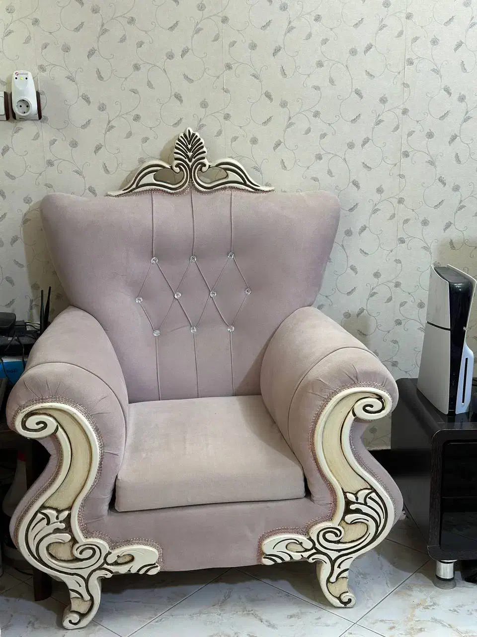 مبل ۷ نفره درحد نو و کاملا سالم|مبلمان خانگی و میز عسلی|بندرعباس, |دیوار