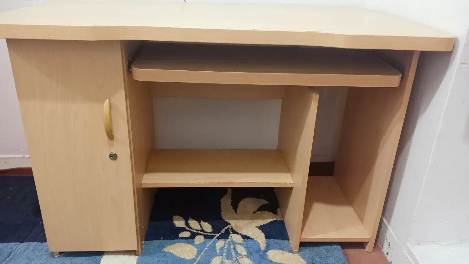 میز کامپیوتر تمیز و سالم|میز تحریر و کامپیوتر|شوشتر, |دیوار