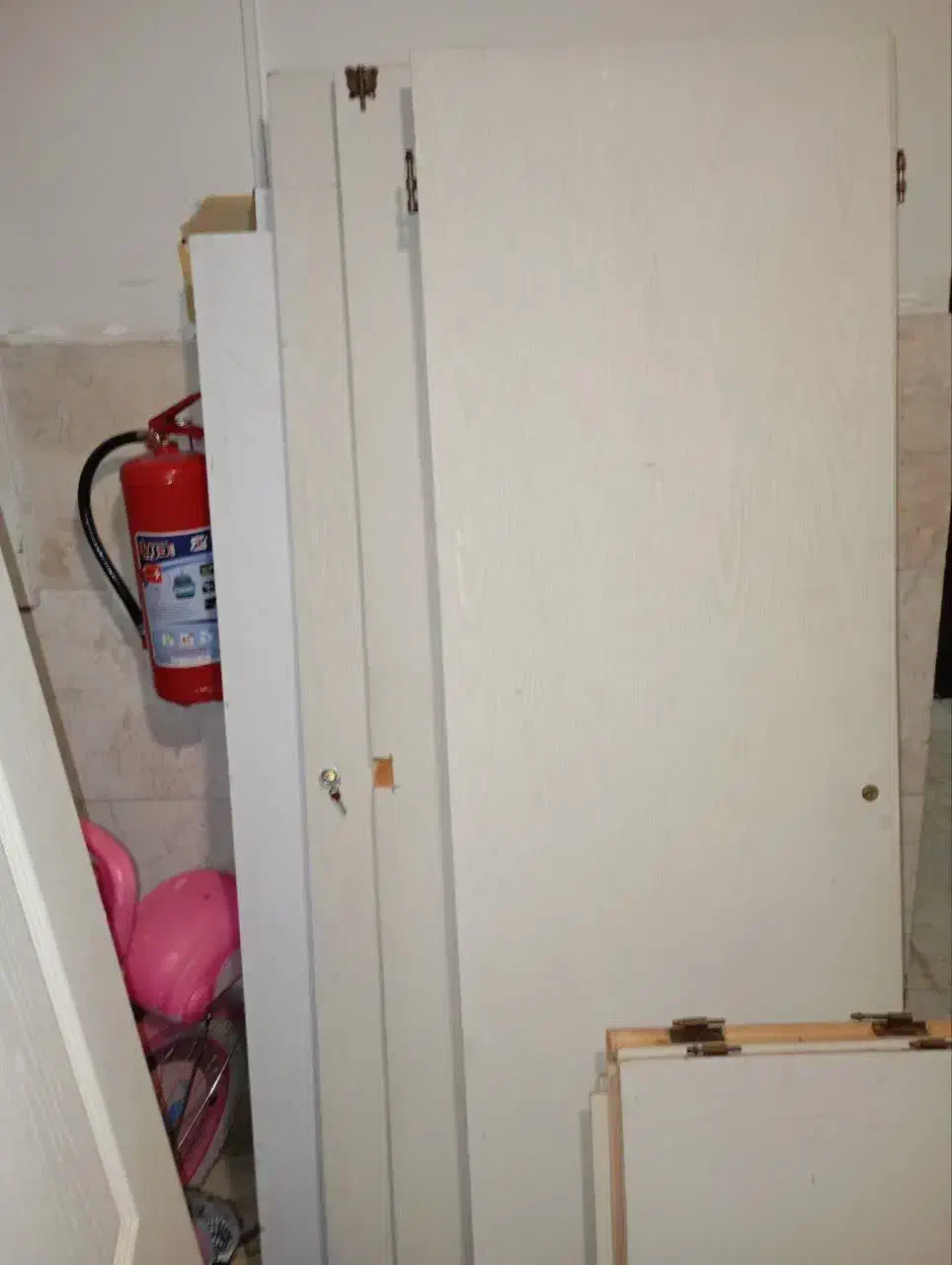 در کمد دیواری|جاکفشی، کمد، دراور|پرند, فاز ۳|دیوار