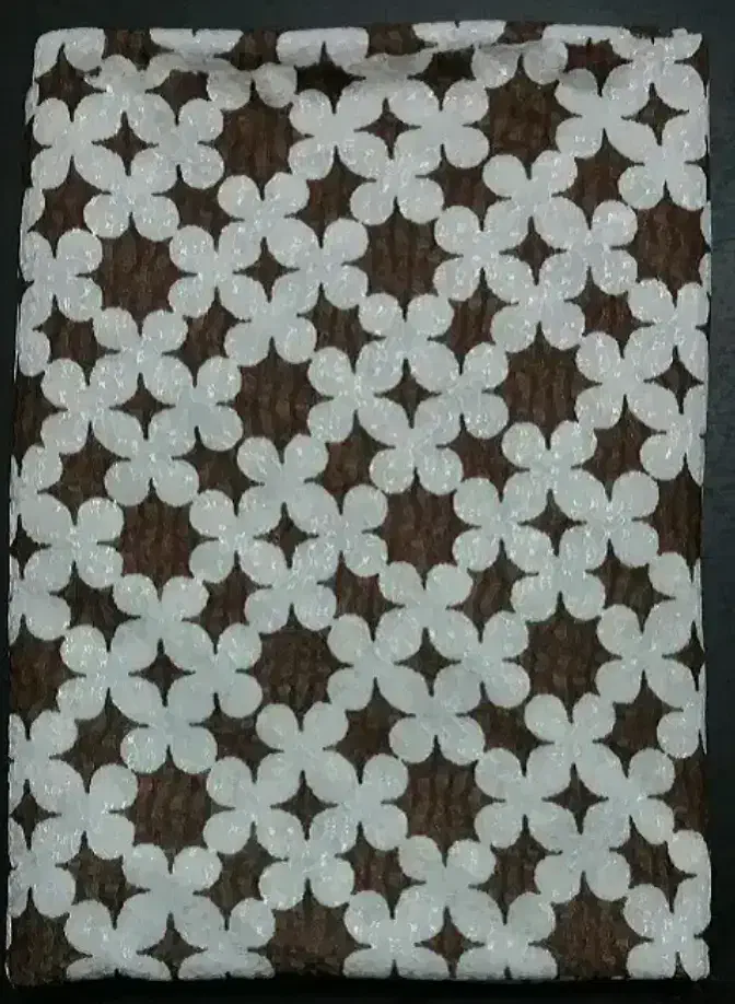 کلکسیونی از پارچه های مجلسی مکه مکرمه|لباس|قائم‌شهر, |دیوار