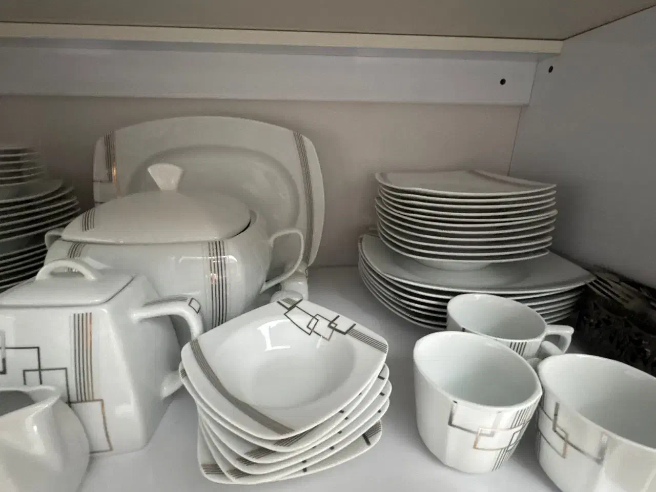 سرویس چینی|ظروف سرو و پذیرایی|پردیس, فاز ۲|دیوار