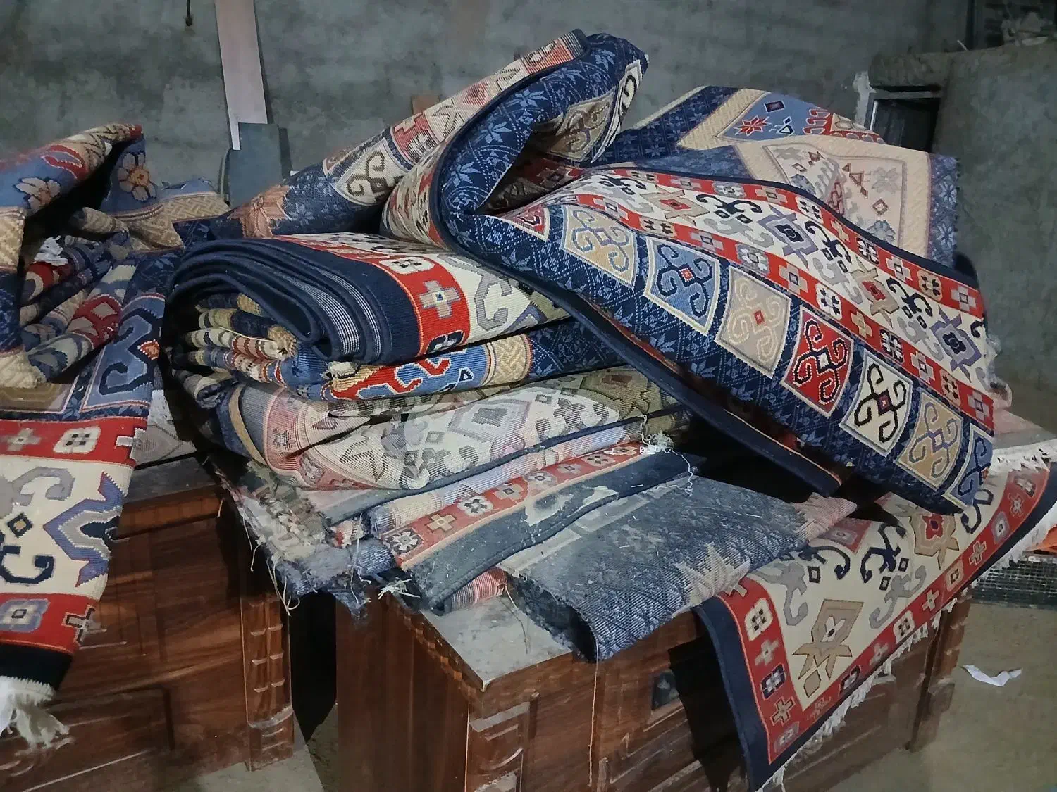 یک سری فرش ماشینی درحدنو ۶ و ۹ متره|فرش|سمنان, |دیوار