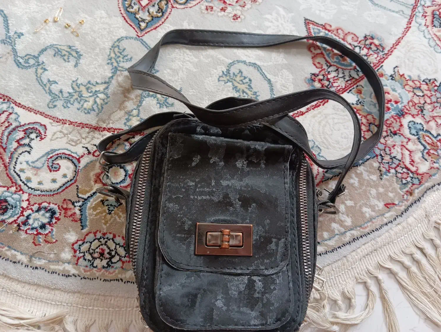 کیف گردنی هست سالم به شرط فوری با تخفیف|کیف، کفش، کمربند|ری, تقی آباد|دیوار