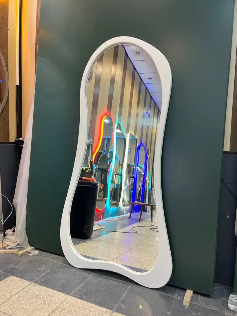 اینه لایت|آینه|قم, آزادگان|دیوار