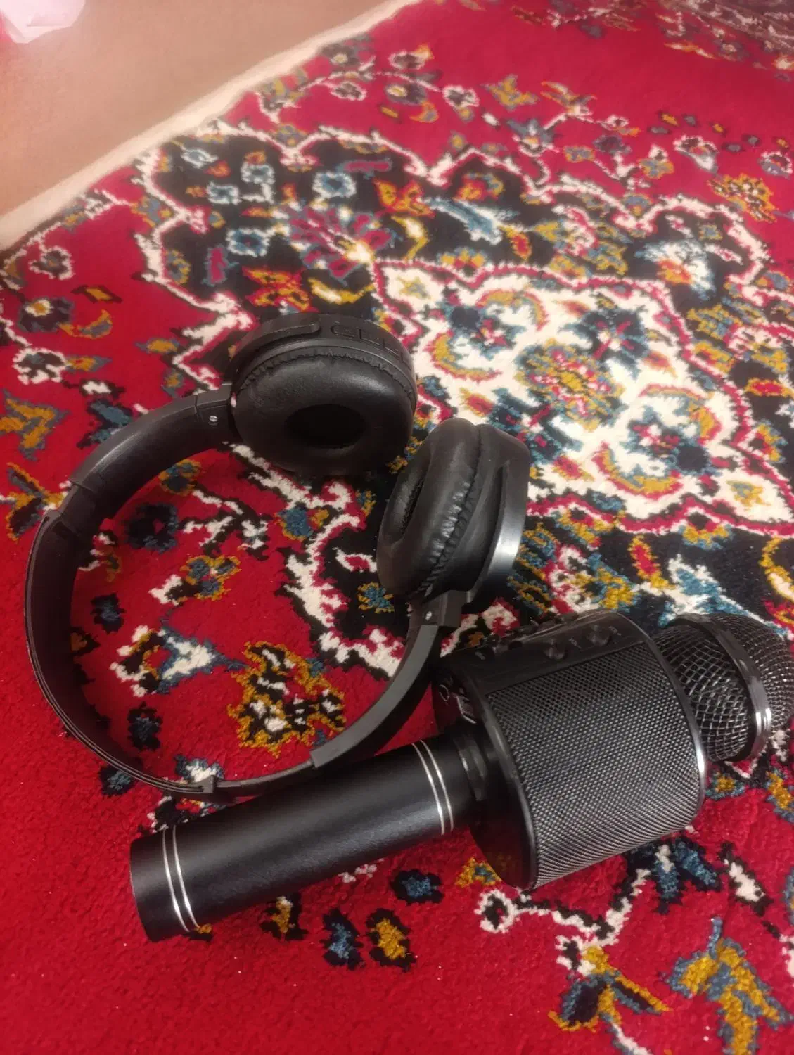 یه عددهنسفری هدفن دار|سیستم صوتی خانگی|ایوان, |دیوار