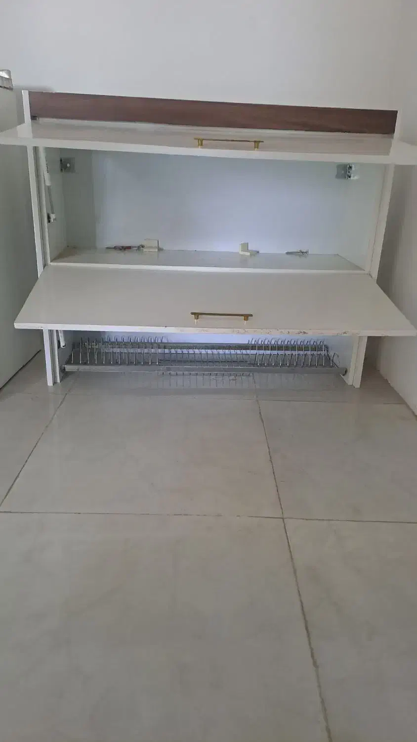 اشکاف|آب‌چکان و نظم‌دهنده ظروف|مشهد, بهمن|دیوار