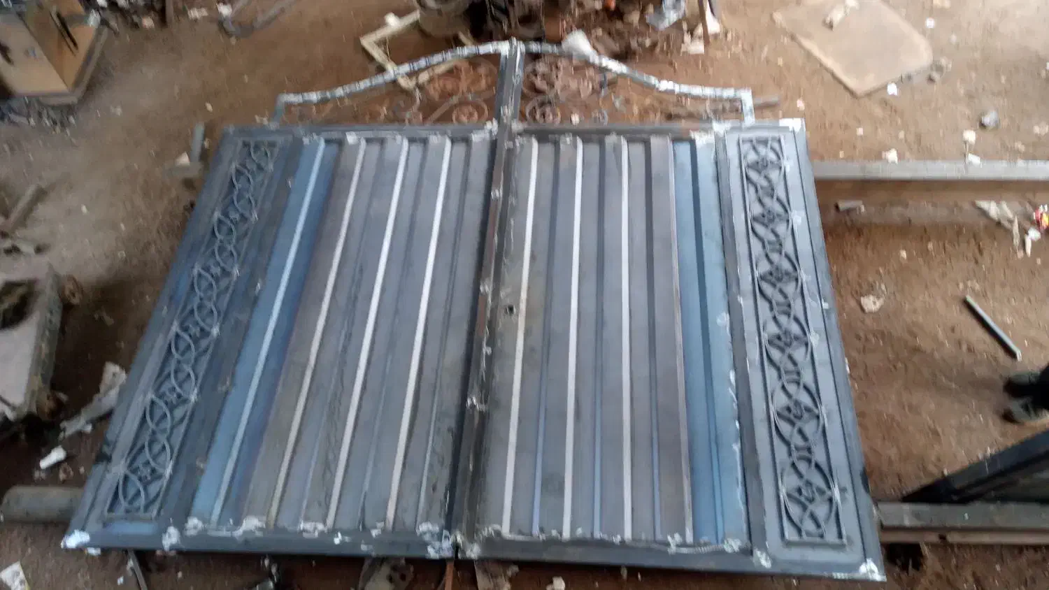 نیازمند استا درب و پنجره ساز فلز|استخدام معماری، عمران و ساختمانی|بم, |دیوار