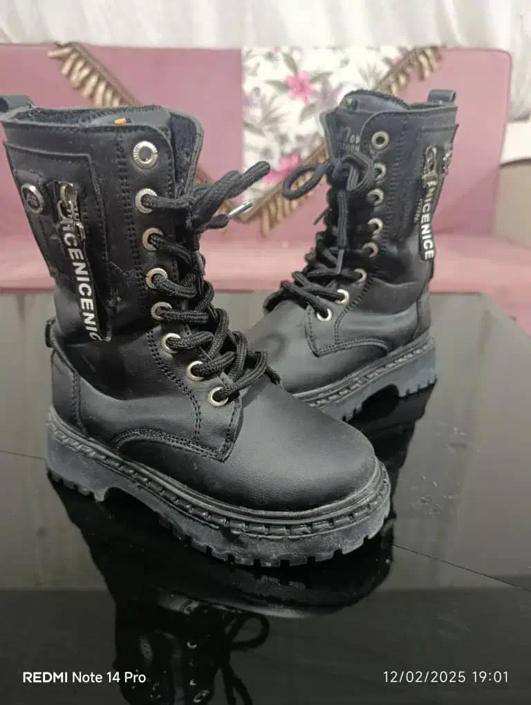 بوت شیک و مجلسی دخترونه|کفش و لباس بچه|سنندج, |دیوار