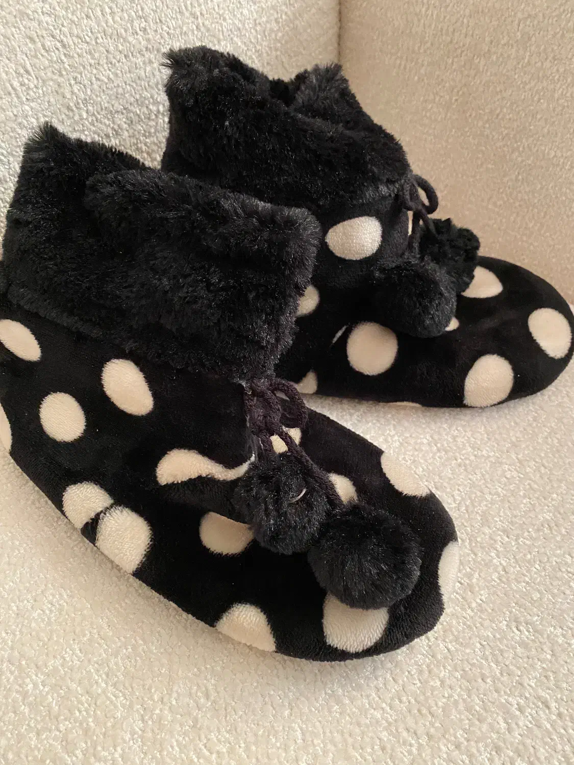 پاپوش نرم خالخالی|کیف، کفش، کمربند|اندیشه, اندیشه فاز ۴|دیوار