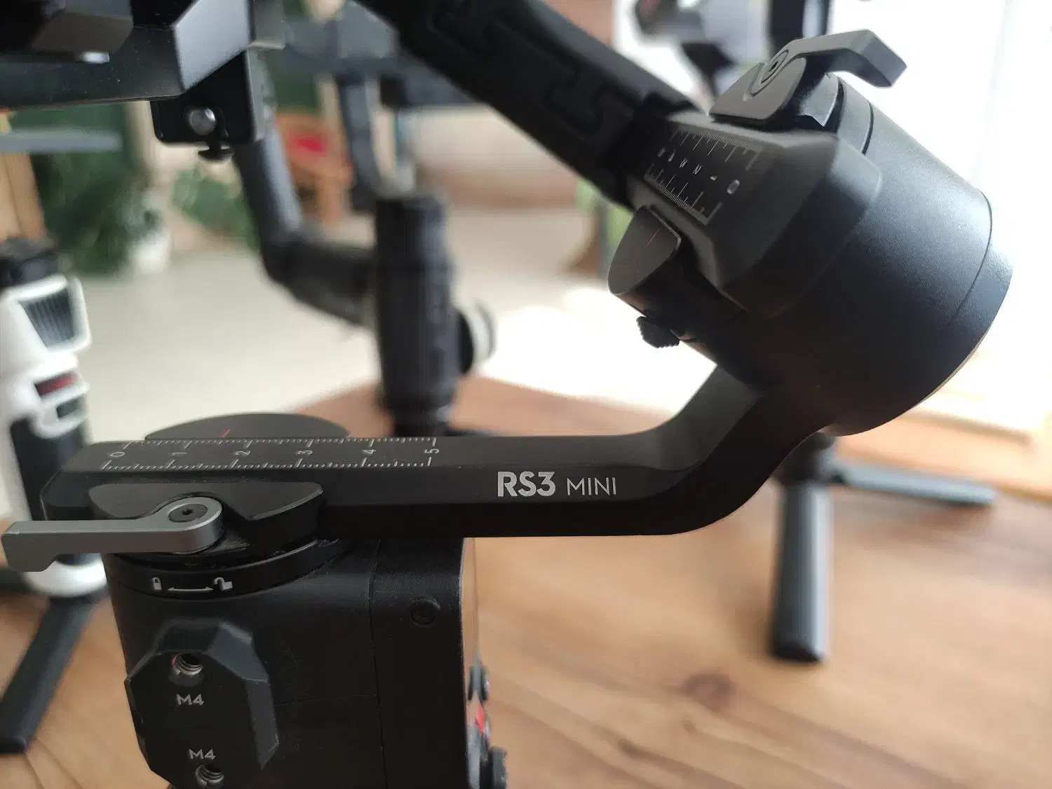 گیمبال دوربین dji rs3 mini|دوربین عکاسی و فیلم‌برداری|بجنورد, |دیوار