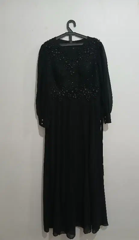 لباس مجلسی|لباس|فردوس (خراسان), |دیوار