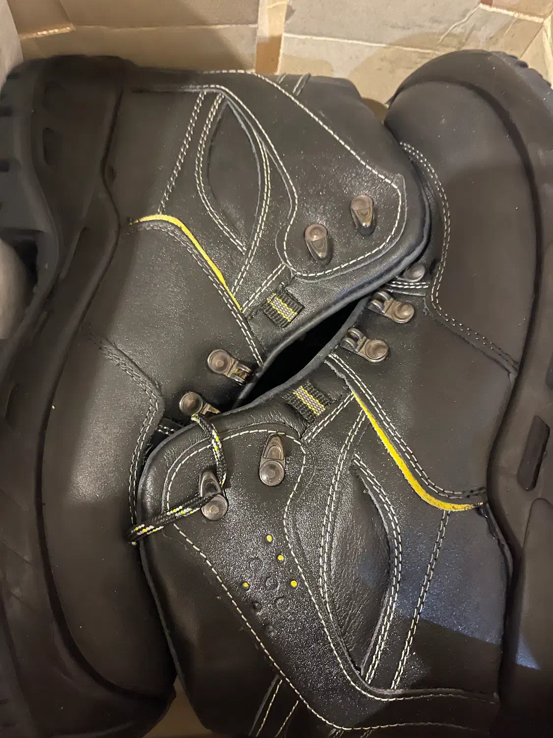 کفش ایمنی|کیف، کفش، کمربند|تبریز, |دیوار