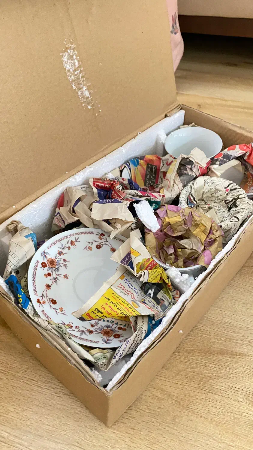 فنجان نعلبکی اکبند قندان گلسرخ وگلدان بلور|ظروف سرو و پذیرایی|تبریز, |دیوار