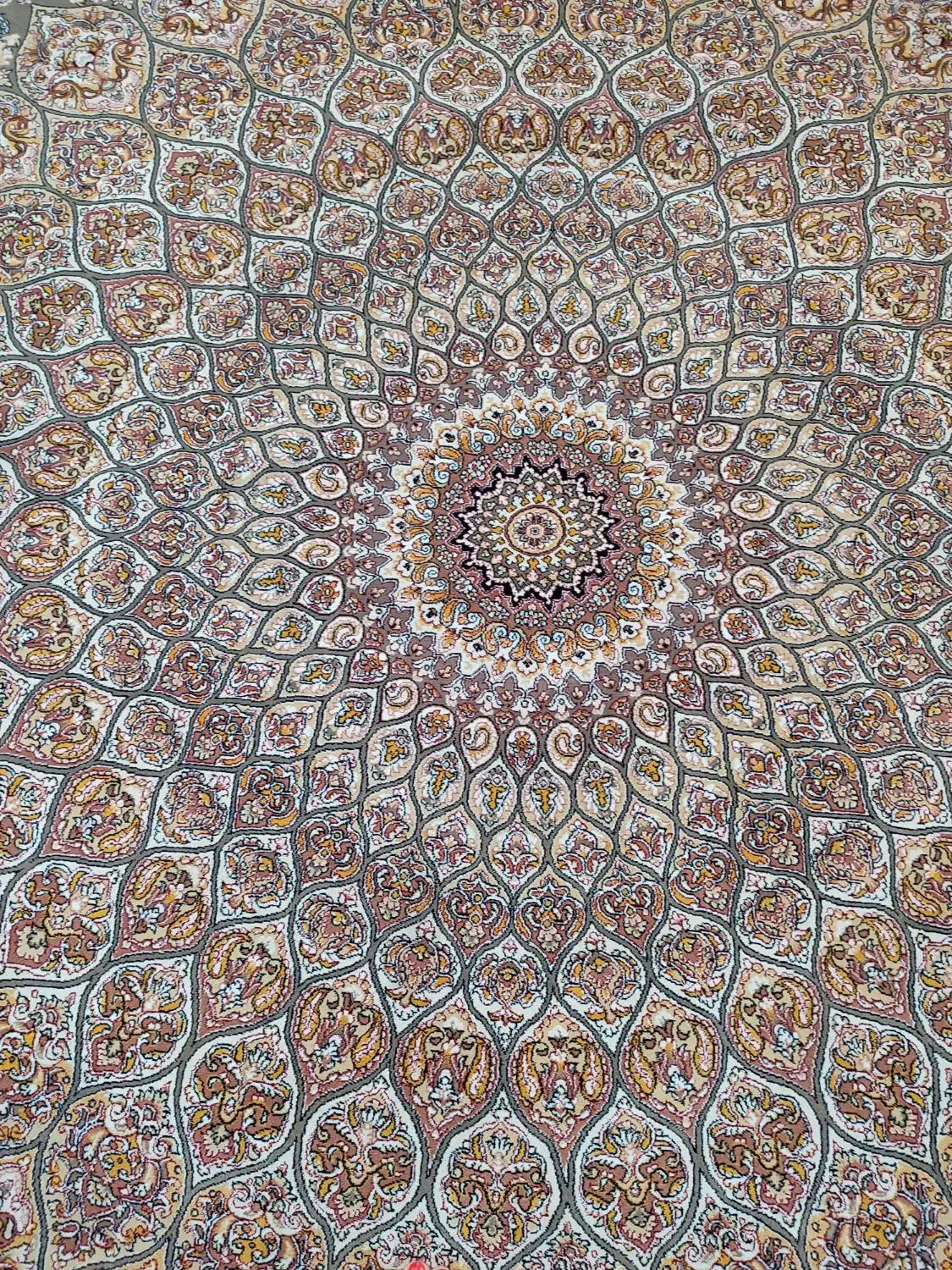 یک جفت فرش ۹متری  اکباتان  ۷۰۰شانه سالم|فرش|برخوار, |دیوار