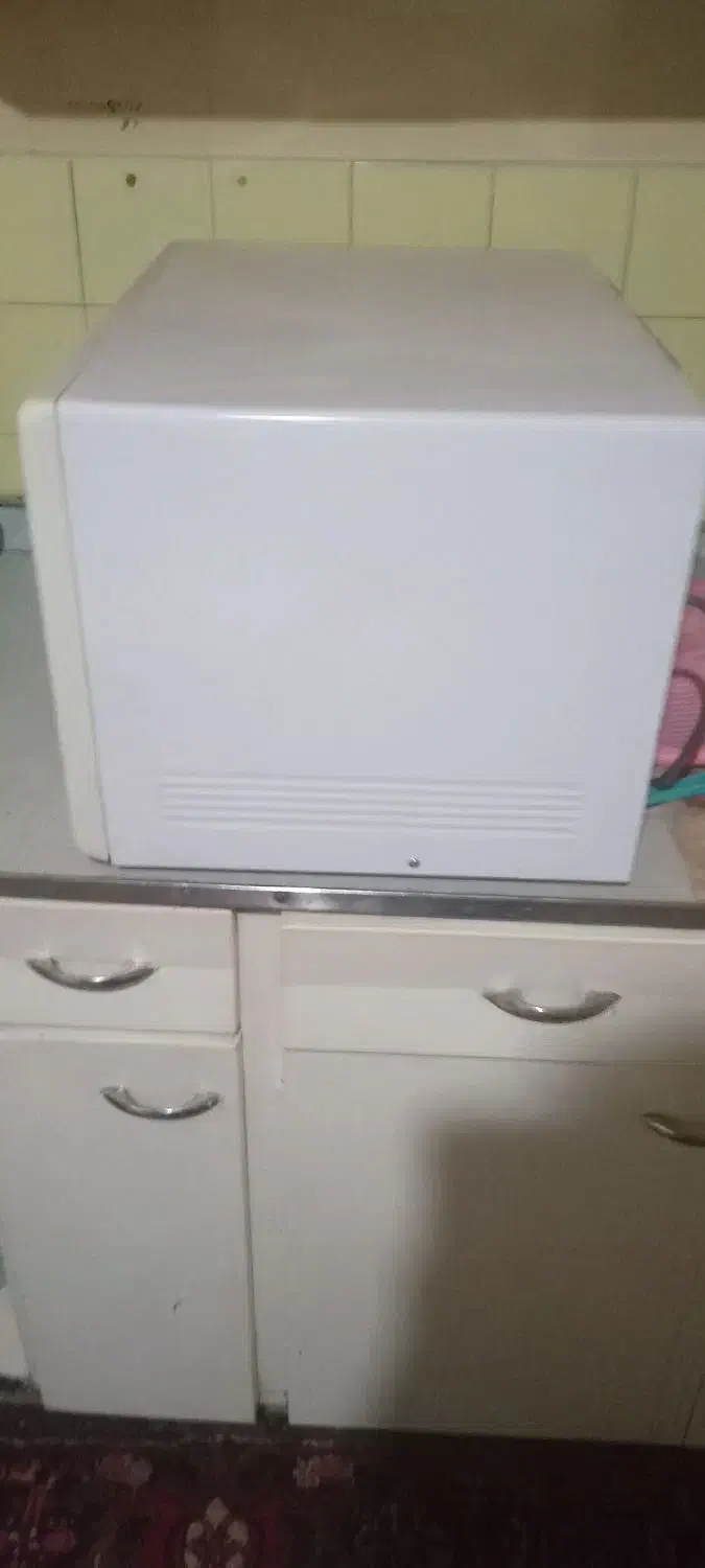 ماکروفر قدیمی کاملا سالم و کم کارکرد برند ناسیونال|اجاق گاز و لوازم برقی پختوپز|تبریز, |دیوار