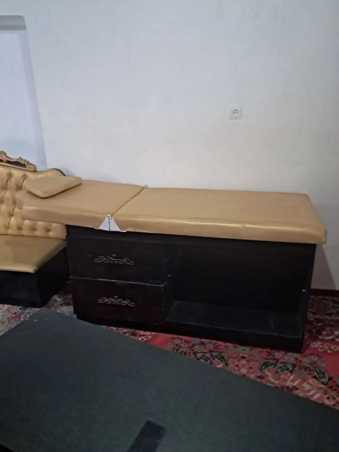 وسایل اریشگاه|آرایشگاه و سالنهای زیبایی|سنقر, |دیوار