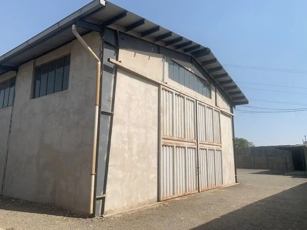 فروش۳۶۰ متر سوله صنعتی و ۳۰۰۰ متر زمین چهار دیواری|فروش دفتر صنعتی، کشاورزی، تجاری|باقرشهر, |دیوار