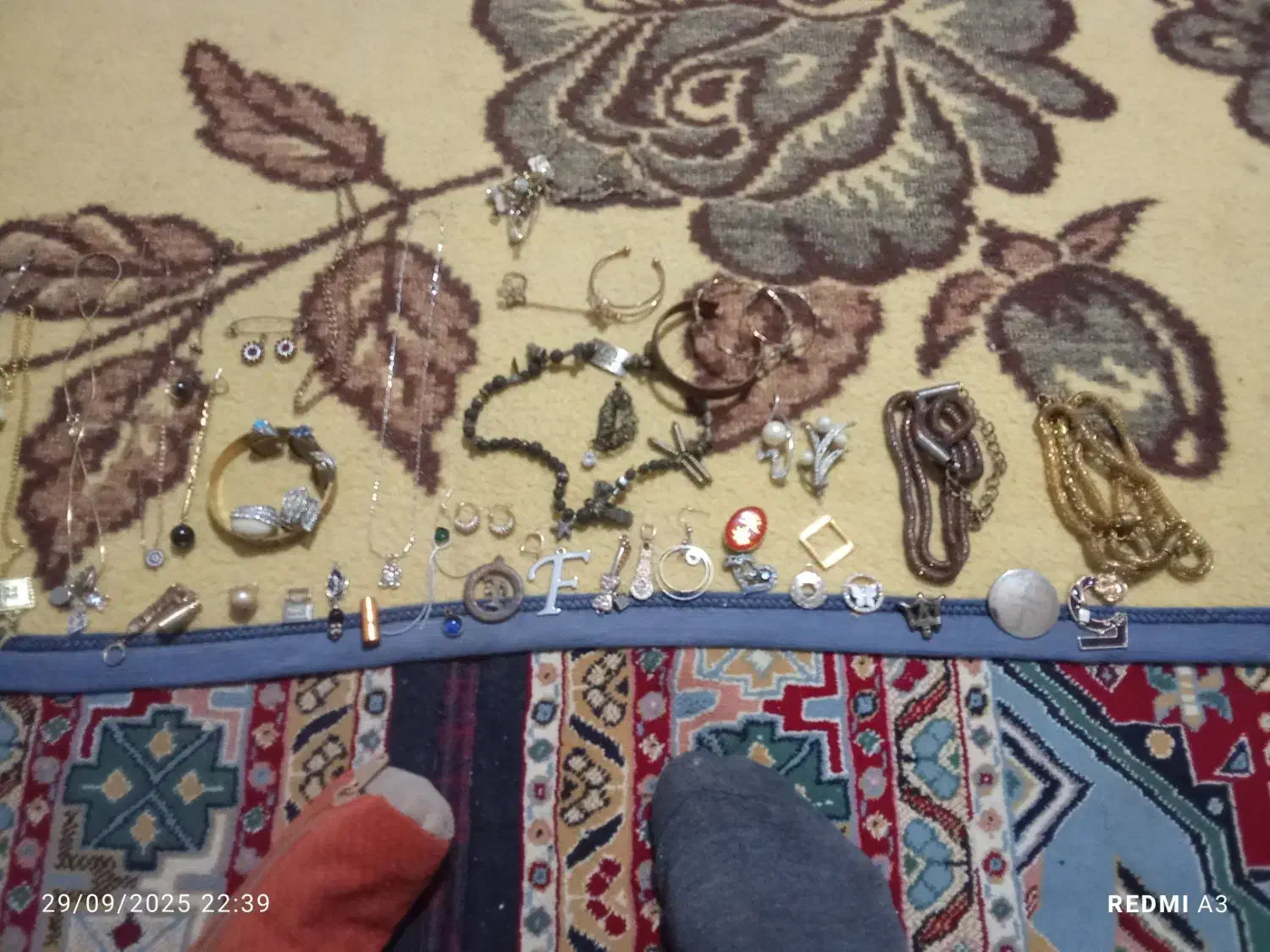 بآسلام مقداری بدلیجات نو نو دآرم میخام بفروشم چون|بدلیجات|صدرا-فارس, فاز ۱|دیوار