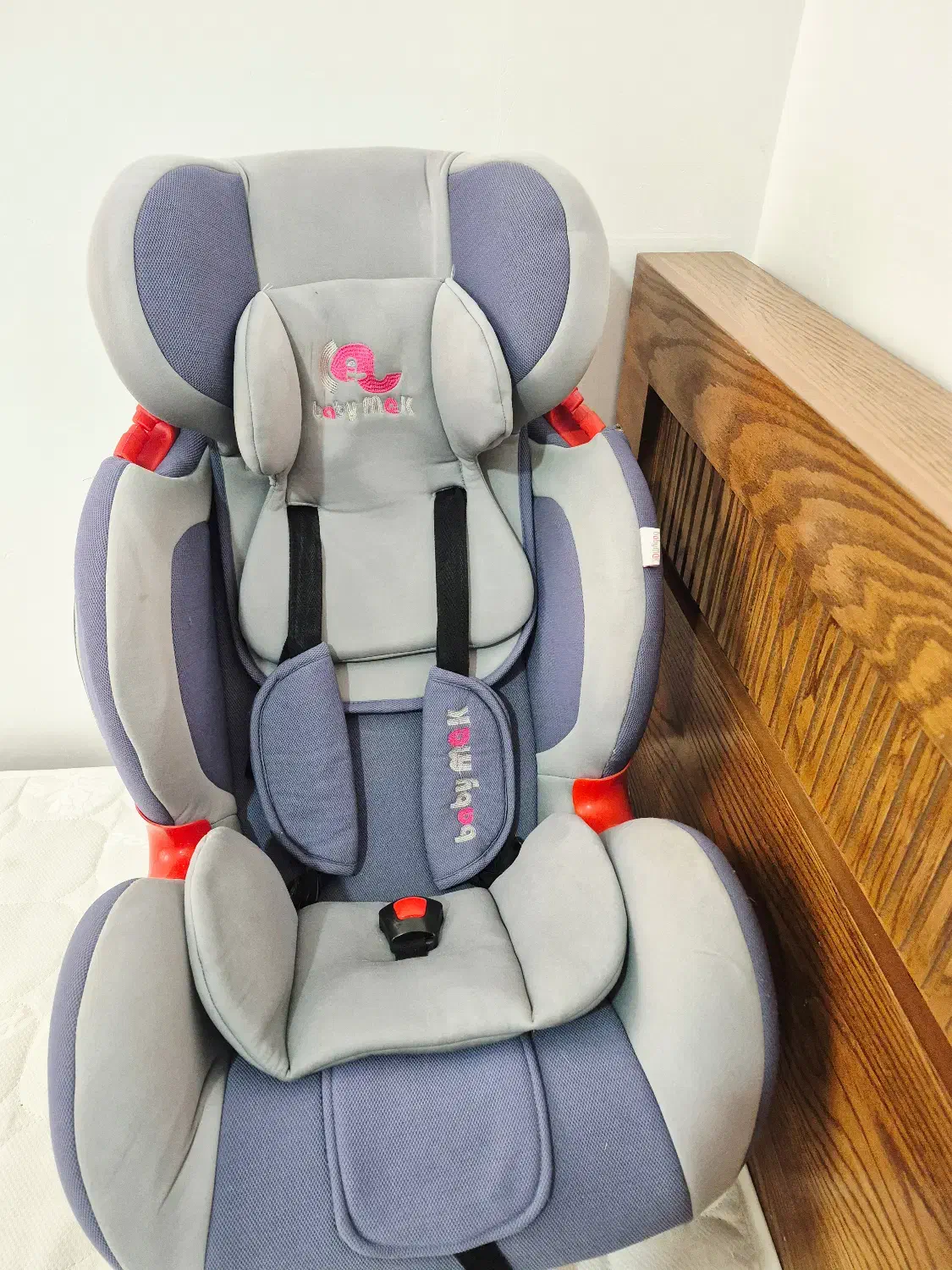 صندلی ماشین|تخت و صندلی بچه|اقلید, |دیوار