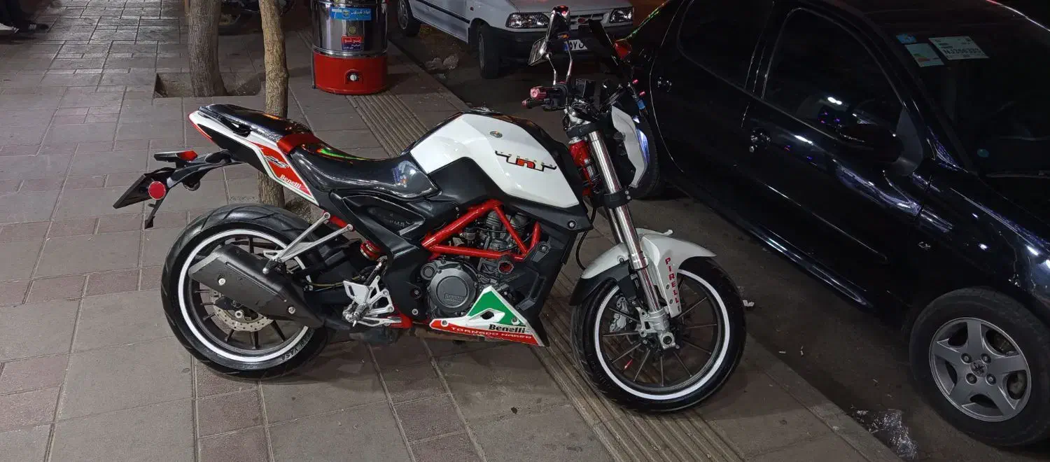 بنلی ۲۵۰تک عروسک|موتورسیکلت|هشتگرد, شهرک بعثت|دیوار