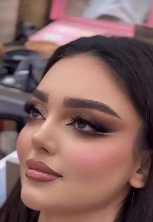 میکاپ و شینیون سالن زیبایی|خدمات آرایشگری و زیبایی|نیشابور, محله میدان باغات|دیوار