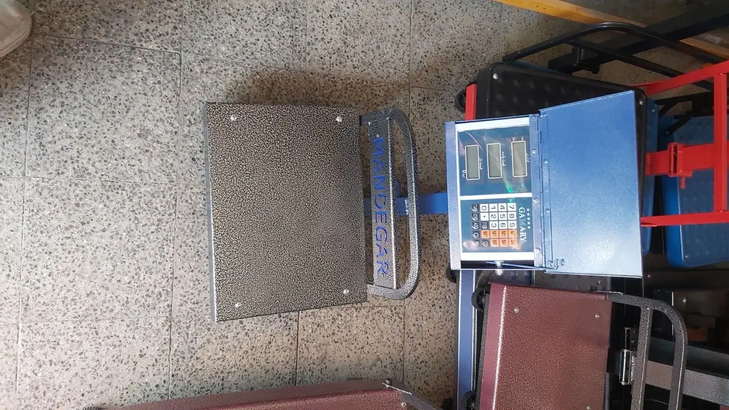 ترازو باسکول 130کیلو مارک کمری|فروشگاه و مغازه|سنندج, |دیوار