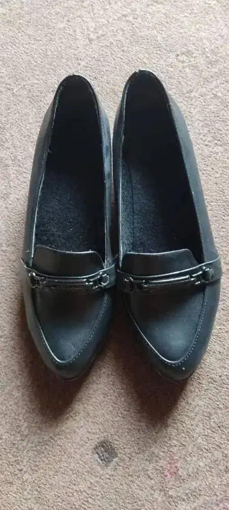 کفش|کیف، کفش، کمربند|رامهرمز, |دیوار