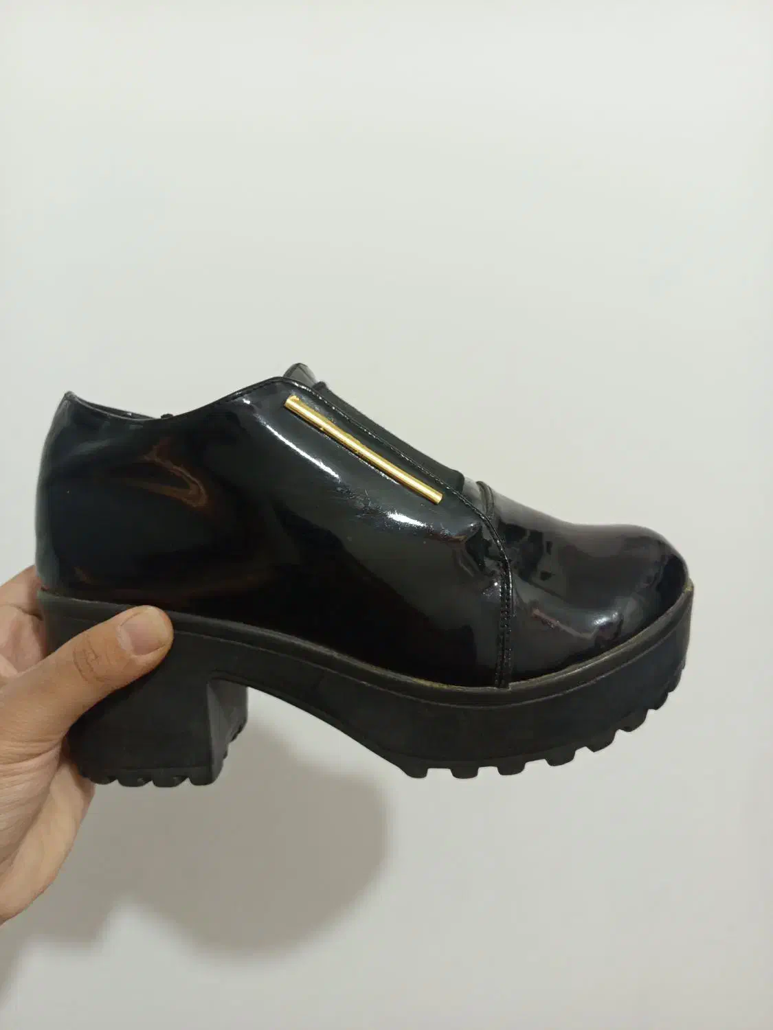 کفش و کتونی در حد|کیف، کفش، کمربند|ساوه, |دیوار