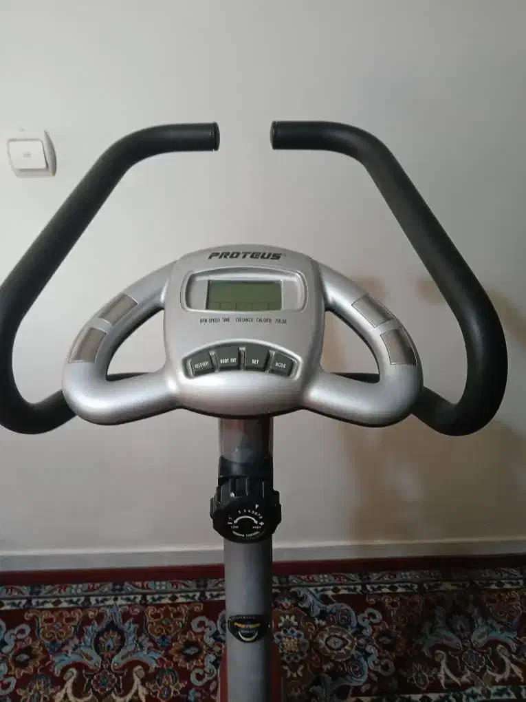 دوچرخه ثابت پروتئوس|تجهیزات ورزشی|صدرا-فارس, فاز ۱|دیوار