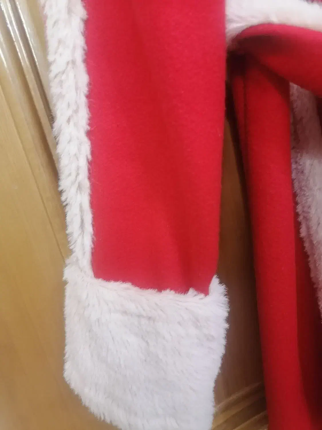 پالتو|لباس|شاهین‌شهر, اقبال لاهوری|دیوار