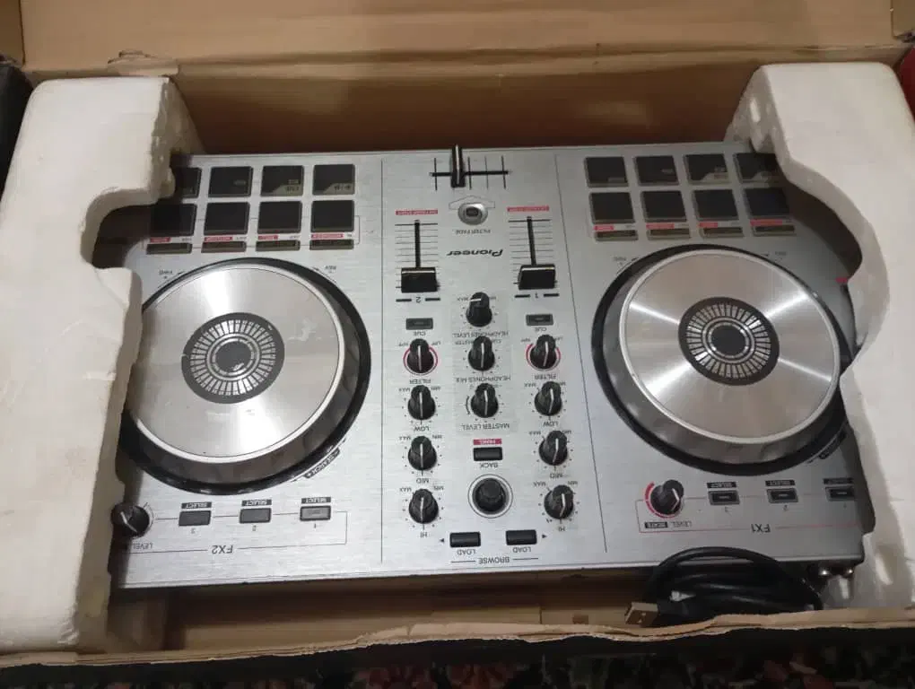 دستگاه دیجی کنترلر Pioneer|آلات موسیقی|زرند, |دیوار