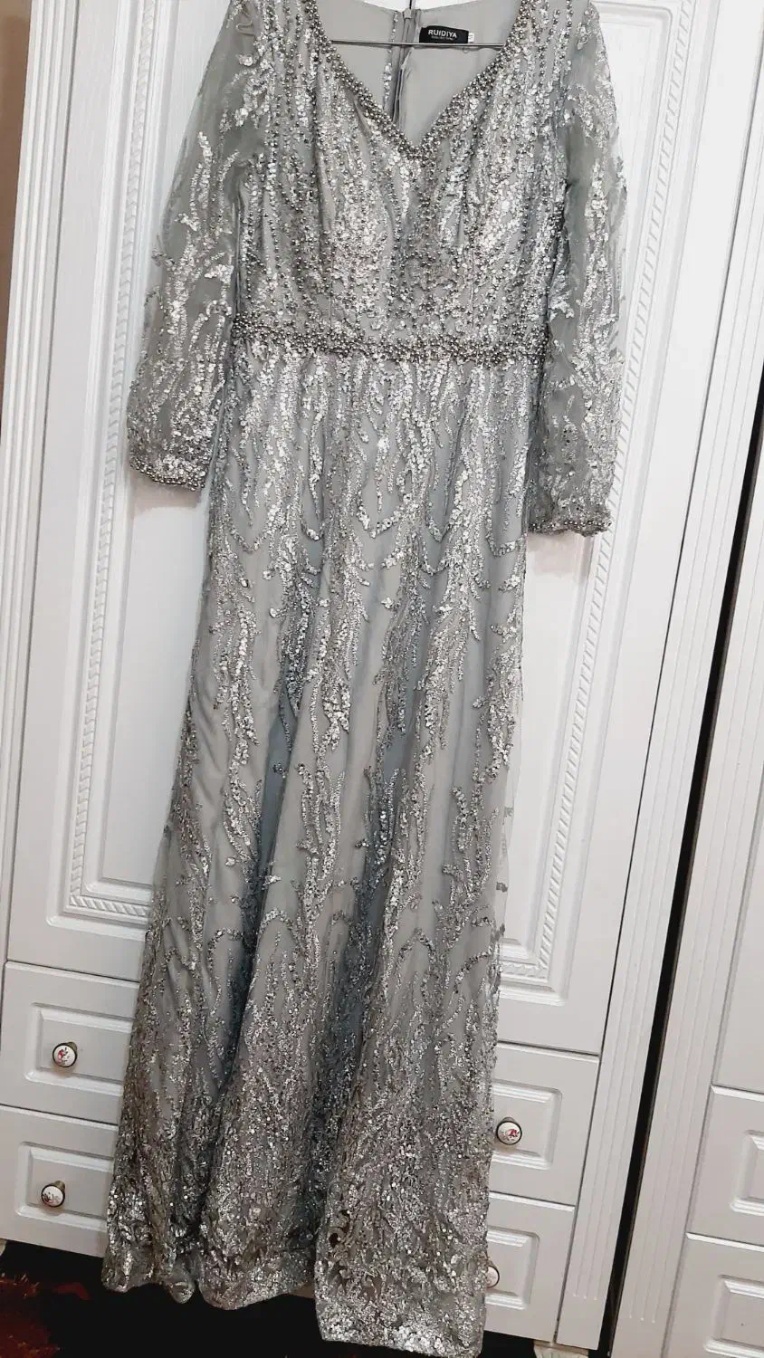 لباس مجلسی|لباس|رباطکریم, الارد|دیوار