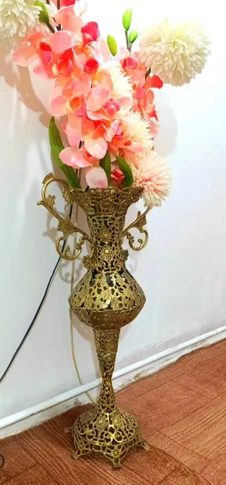 گلدان برنز|کلکسیون اشیاء عتیقه|خوی, |دیوار